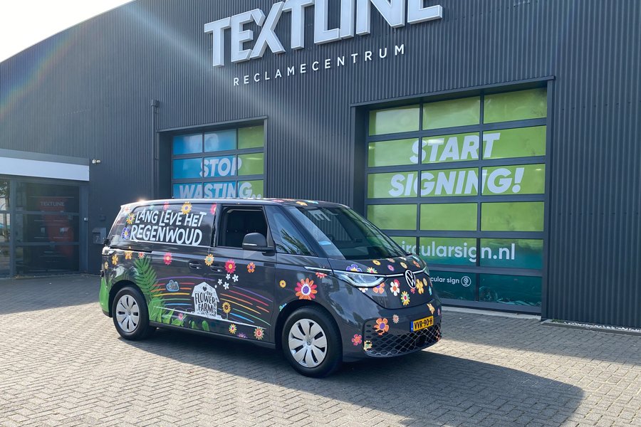 Bedrijfsbus bestickeren? Val op met een herkenbaar ontwerp!