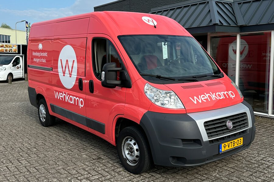 Bedrijfsbus bestickeren? Val op met een herkenbaar ontwerp!